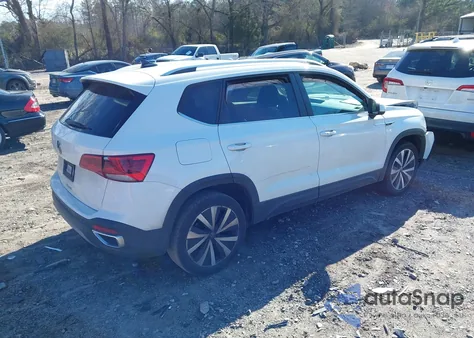 2022 Volkswagen Taos 1.5T Se z USA, uszkodzony, nr VIN 3VVRX7B29NM009876